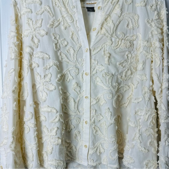 Anthropologie Cream Textured Button-Up blouse size XSmall - Picture 4 of 7